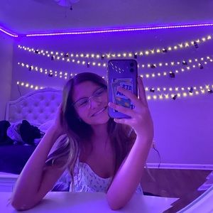 Meet your Posher, Zoe